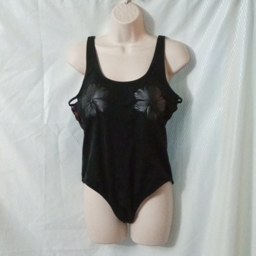 Pink Victoria's Secret One Piece Swimwear Size L Black Pink lining  Preo…